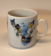 Laden Sie das Bild in den Galerie-Viewer, Tasse, Porzellan, „lustige Möwen“ mit Wunschnamen - Jeder Name ist möglich!