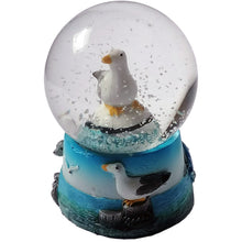Laden Sie das Bild in den Galerie-Viewer, Kleine Schneekugel "Möwe"