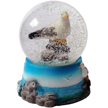 Laden Sie das Bild in den Galerie-Viewer, Kleine Schneekugel "Möwe"