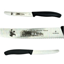 Laden Sie das Bild in den Galerie-Viewer, Victorinox: Tomatenmesser „Rasender Roland“, schwarz, Wellenschliff, 6.7833.R6RR