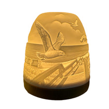 Laden Sie das Bild in den Galerie-Viewer, Porzellan Windlicht, Teelicht, Mini - Iglu "Seebrücke mit Möwen" MI443