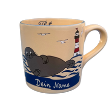 Laden Sie das Bild in den Galerie-Viewer, Kindertasse, Keramik, „Robbe“ groß mit Wunschnamen - Jeder Name ist möglich!