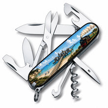 Laden Sie das Bild in den Galerie-Viewer, Victorinox: Taschenmesser „Insel Rügen Panorama“ – exklusive Climber Rügen-Edition, 1.3703.3 RÜG3