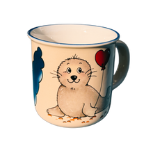 Laden Sie das Bild in den Galerie-Viewer, Tasse, Namenstasse „Robbe mit Herzluftballon“ mit Wunschnamen 2.0 - Jeder Name ist möglich!
