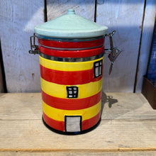 Laden Sie das Bild in den Galerie-Viewer, Keramik-Leuchtturm-Vorratsdose, Kaffeedose, Dose, „Pilsum“, klein, 125g, 69713