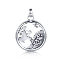 Laden Sie das Bild in den Galerie-Viewer, Inselsilber: Anhänger, "Mein Hund und ich auf Rügen", 925er Silber, KA24OX