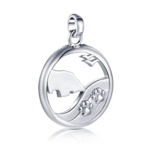 Laden Sie das Bild in den Galerie-Viewer, Inselsilber: Anhänger, "Mein Hund und ich auf Fehmarn", 925er Silber, weiß rhodiniert, KA42