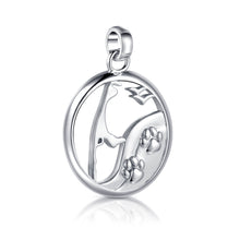 Laden Sie das Bild in den Galerie-Viewer, Inselsilber: Anhänger, "Mein Hund und ich auf Sylt", 925er Silber, weiß rhodiniert, KA45