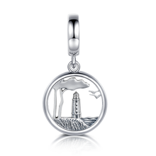 Laden Sie das Bild in den Galerie-Viewer, Inselsilber Charm Hiddensee aus 925er Silber mit Leuchtturm Dornbusch – Vorderseite