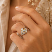 Laden Sie das Bild in den Galerie-Viewer, DUR Schmuck: Ring, Siegelring "Navora" mit Strandsand/Crystal, Edelstahl, STR1002SA