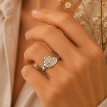 Laden Sie das Bild in den Galerie-Viewer, DUR Schmuck: Ring "Heart" mit Strandsand/Crystal, Edelstahl, STR1003SA