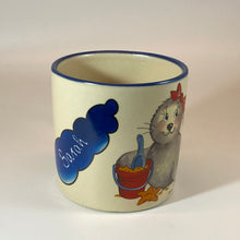 Laden Sie das Bild in den Galerie-Viewer, Tasse, Keramik, Robbe „Mädchen“ mit Wunschnamen - Jeder Name ist möglich!