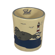 Laden Sie das Bild in den Galerie-Viewer, Eierbecher / Schnapsglas „Robbe“ mit Wunschnamen - Jeder Name ist möglich!