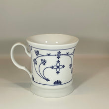 Laden Sie das Bild in den Galerie-Viewer, Herren - Namensbecher indisch blau - verschiedene männliche Vornamen zur Auswahl