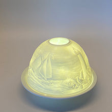 Laden Sie das Bild in den Galerie-Viewer, Porzellan Windlicht, „auf See"