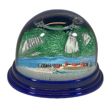 Laden Sie das Bild in den Galerie-Viewer, Schneekugel "Königstuhl / Rügen"