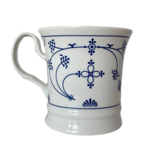 Laden Sie das Bild in den Galerie-Viewer, Rückseite des Bechers „Indisch blau“ mit Wunschnamen