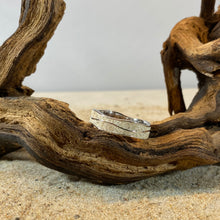 Laden Sie das Bild in den Galerie-Viewer, Ring „Wellen“ von DUR Schmuck