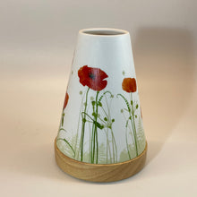Laden Sie das Bild in den Galerie-Viewer, Porzellan Windlicht Vintage Style, „Mohnblume"