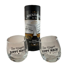 Laden Sie das Bild in den Galerie-Viewer, Wackelglas „Der Klügere kippt nach“