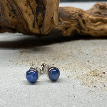 Laden Sie das Bild in den Galerie-Viewer, DUR Schmuck: Ohrringe, Ohrstecker "Kyanit" mit Kyanit O4975