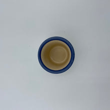 Laden Sie das Bild in den Galerie-Viewer, Eierbecher / Schnapsglas „Robbe Herzluftballon“ mit Wunschnamen - Jeder Name ist möglich!