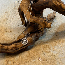 Laden Sie das Bild in den Galerie-Viewer, DUR Schmuck: Kette "Inselflimmern Rügen“ die Rügenkette mit Lavasand K2580