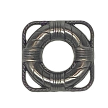 Laden Sie das Bild in den Galerie-Viewer, Pin „Rettungsring“