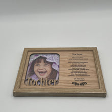 Laden Sie das Bild in den Galerie-Viewer, Bilderrahmen „Tochter“, Holzbilderrahmen, Fotorahmen,