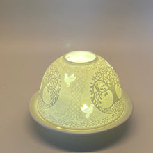 Laden Sie das Bild in den Galerie-Viewer, Porzellan Windlicht, „Lebensbaum"