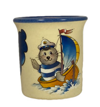 Laden Sie das Bild in den Galerie-Viewer, Eierbecher / Schnapsglas „Robbe Seefahrer“ mit Wunschnamen - Jeder Name ist möglich!