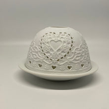 Laden Sie das Bild in den Galerie-Viewer, Porzellan Windlicht „Herz"