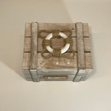 Laden Sie das Bild in den Galerie-Viewer, Holz Schatzkiste mittel „Rügen"