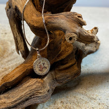 Laden Sie das Bild in den Galerie-Viewer, Kette “Inselflimmern Rügen“ von DUR Schmuck