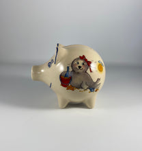 Laden Sie das Bild in den Galerie-Viewer, Sparschwein Robbe „Mädchen“ mit Wunschnamen - Jeder Name ist möglich!