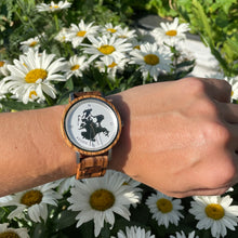 Laden Sie das Bild in den Galerie-Viewer, Laimer: City Watch Rügen I Die Insel-Uhr von Laimer aus Zebranoholz, exklusiv nur hier erhältlich