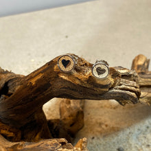 Laden Sie das Bild in den Galerie-Viewer, DUR Schmuck: Ohrringe, Ohrstecker "Liebe" mit Strandsand O5056