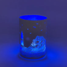 Laden Sie das Bild in den Galerie-Viewer, Glas Windlicht, Twinkle klein, „Leuchtturm und Segelschiff"