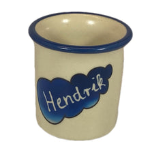 Laden Sie das Bild in den Galerie-Viewer, Eierbecher / Schnapsglas „Robbe Pirat“ mit Wunschnamen - Jeder Name ist möglich!