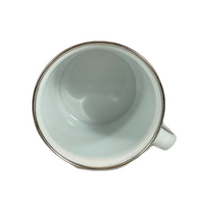 Laden Sie das Bild in den Galerie-Viewer, Emaillebecher „Sandmännchen“, Metallbecher, emailliert