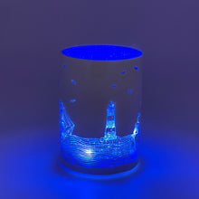 Laden Sie das Bild in den Galerie-Viewer, Glas Windlicht, Twinkle klein, „Leuchtturm und Segelschiff"