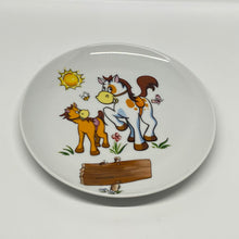 Laden Sie das Bild in den Galerie-Viewer, Teller, Porzellan, „Pferde“ mit Wunschnamen - Jeder Name ist möglich!