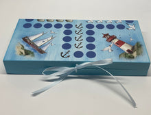 Laden Sie das Bild in den Galerie-Viewer, Würfelspiel "Maritim Segelboot" für 2-4 Spieler