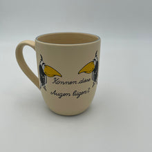 Laden Sie das Bild in den Galerie-Viewer, Große Tasse, Keramik, „Rabe“ mit Wunschnamen - Jeder Name ist möglich!