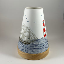 Laden Sie das Bild in den Galerie-Viewer, Porzellan Windlicht Vintage Style, „Maritim"