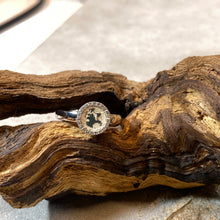 Laden Sie das Bild in den Galerie-Viewer, DUR Schmuck: Ring "Inselflimmern Rügen“ mit Strandsand R5548