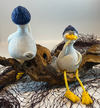 Laden Sie das Bild in den Galerie-Viewer, Kantensitzer „Möwe“ 2er Set mit Mütze