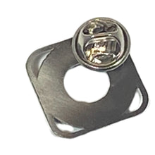 Laden Sie das Bild in den Galerie-Viewer, Pin „Rettungsring“