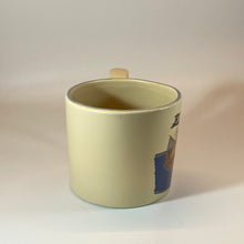 Laden Sie das Bild in den Galerie-Viewer, Schiefe Tasse, Keramik, „Pirat Junge“ mit Wunschnamen - Jeder Name ist möglich!