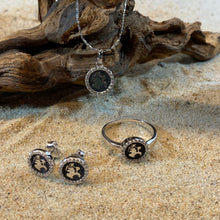 Laden Sie das Bild in den Galerie-Viewer, Ohrstecker „Inselflimmern Rügen“, Ring „Inselflimmern Rügen“ und Kette „Inselflimmern Rügen“ von DUR Schmuck